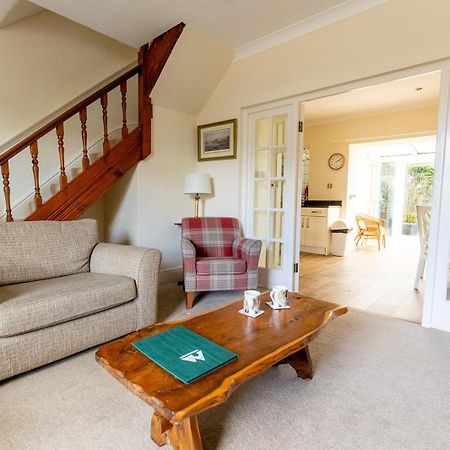 Fir Tree Cottage - Cosy 3 Bed Cottage In Penrhyn Bay With Beautiful Sea Views And Access To Snowdonia Rhôs-on-Sea المظهر الخارجي الصورة