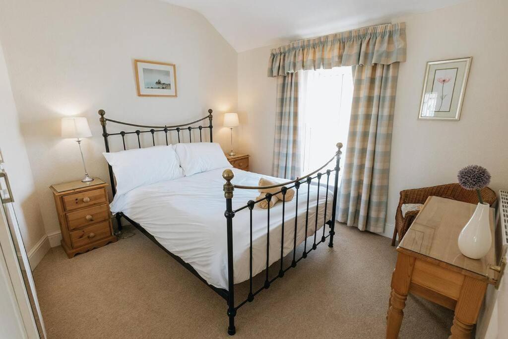 Fir Tree Cottage - Cosy 3 Bed Cottage In Penrhyn Bay With Beautiful Sea Views And Access To Snowdonia Rhôs-on-Sea المظهر الخارجي الصورة