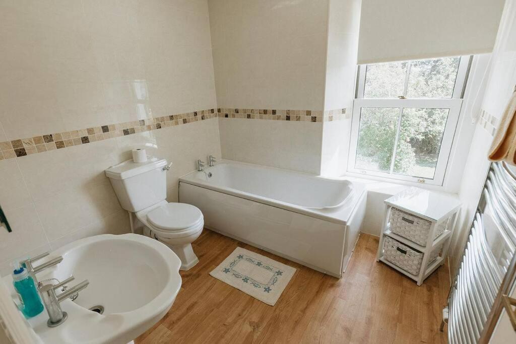 Fir Tree Cottage - Cosy 3 Bed Cottage In Penrhyn Bay With Beautiful Sea Views And Access To Snowdonia Rhôs-on-Sea المظهر الخارجي الصورة
