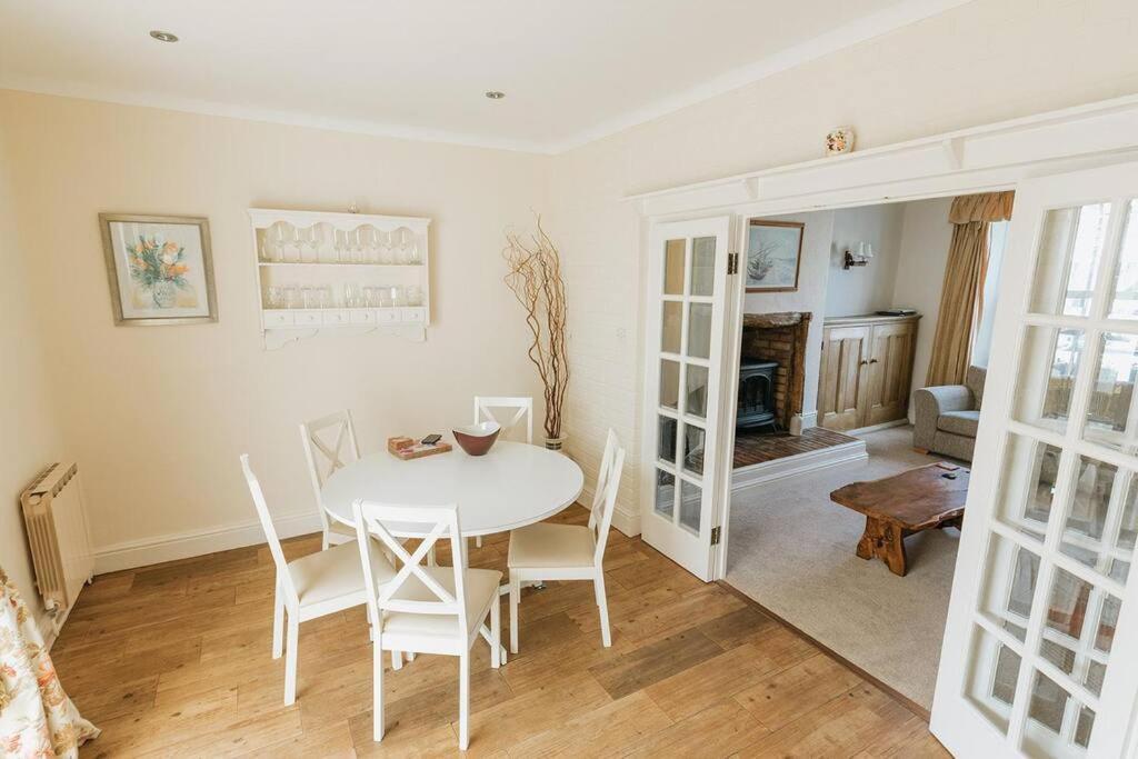 Fir Tree Cottage - Cosy 3 Bed Cottage In Penrhyn Bay With Beautiful Sea Views And Access To Snowdonia Rhôs-on-Sea المظهر الخارجي الصورة
