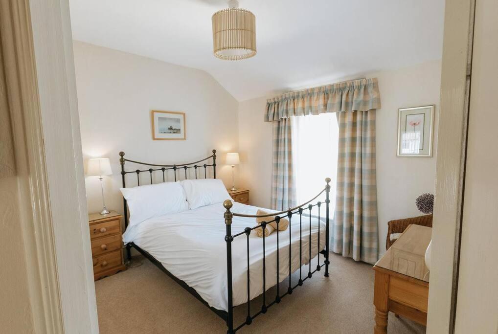 Fir Tree Cottage - Cosy 3 Bed Cottage In Penrhyn Bay With Beautiful Sea Views And Access To Snowdonia Rhôs-on-Sea المظهر الخارجي الصورة