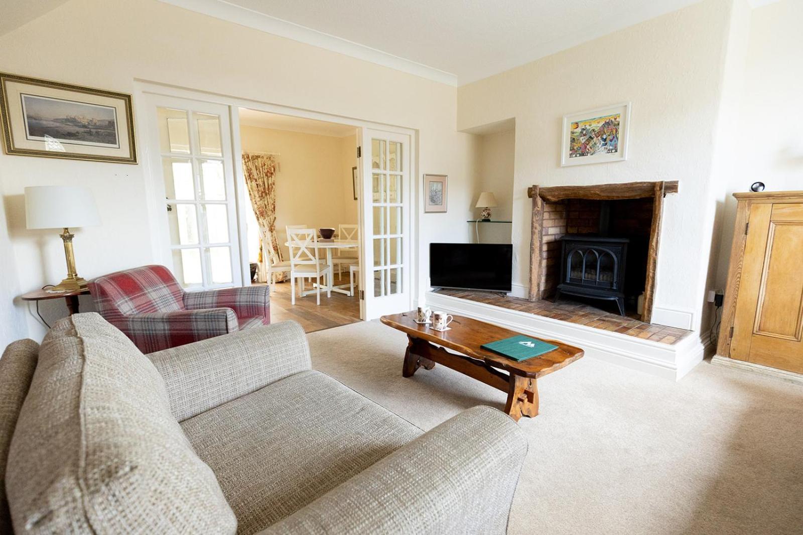 Fir Tree Cottage - Cosy 3 Bed Cottage In Penrhyn Bay With Beautiful Sea Views And Access To Snowdonia Rhôs-on-Sea المظهر الخارجي الصورة